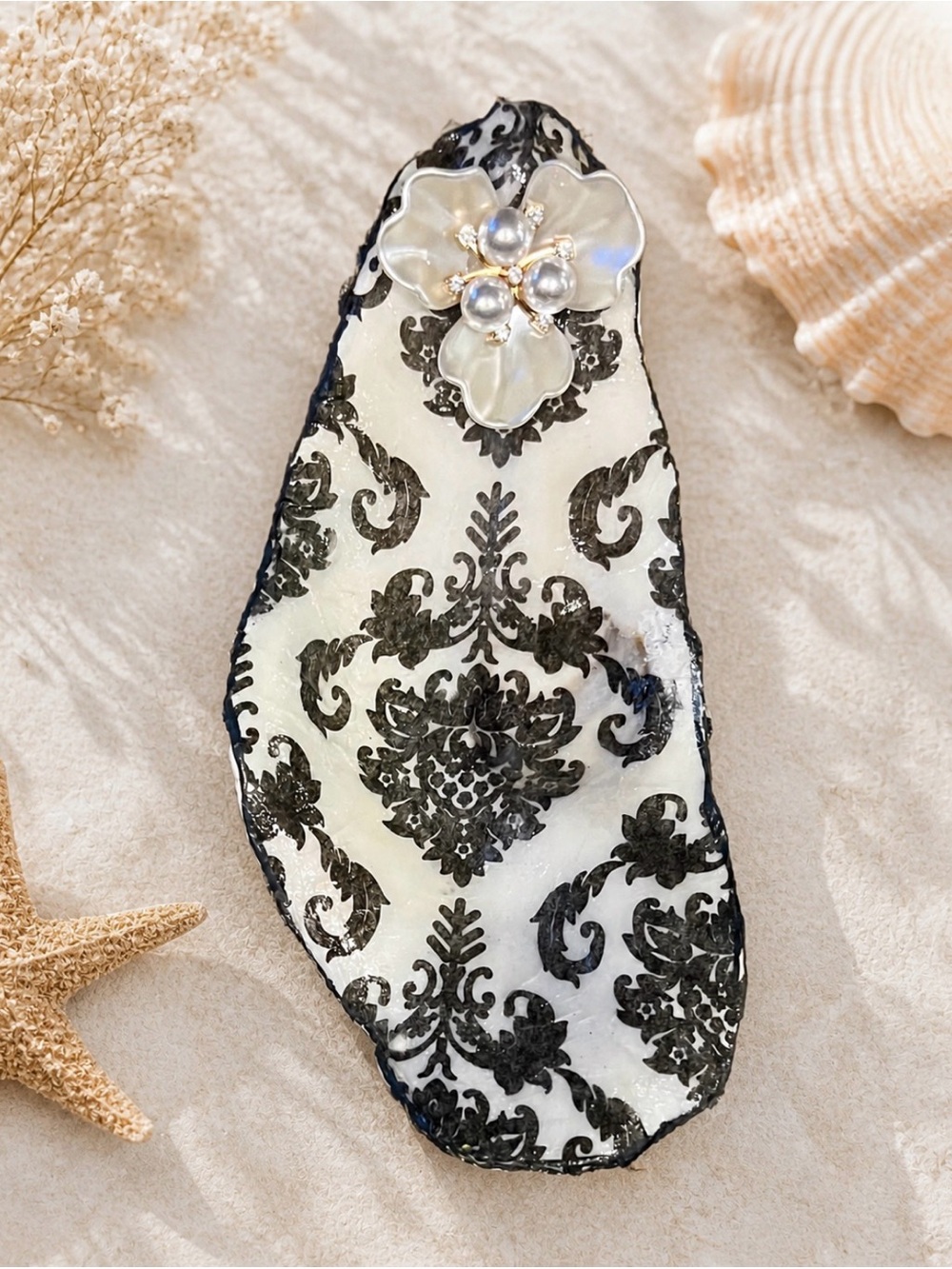 Pearl Flower Black and White Decorative Jewelry Dish